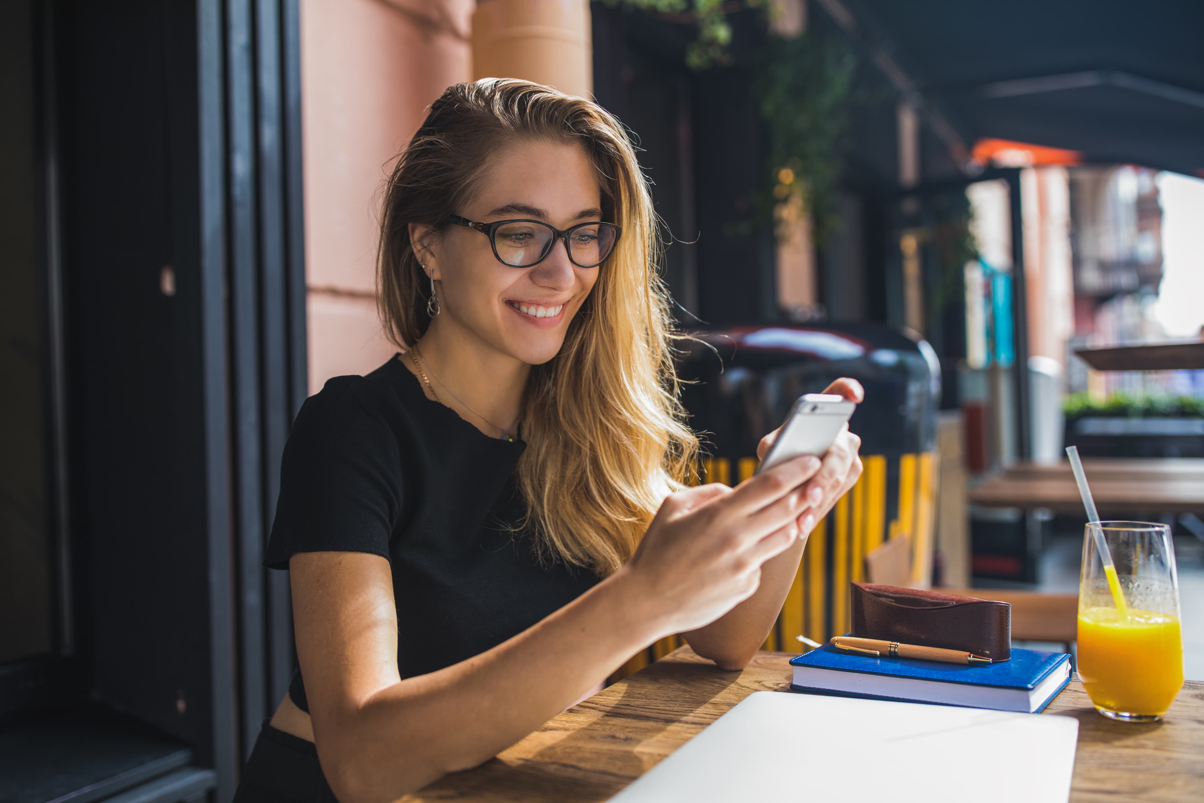 E-Mail vs. SMS in der Kundenkommunikation